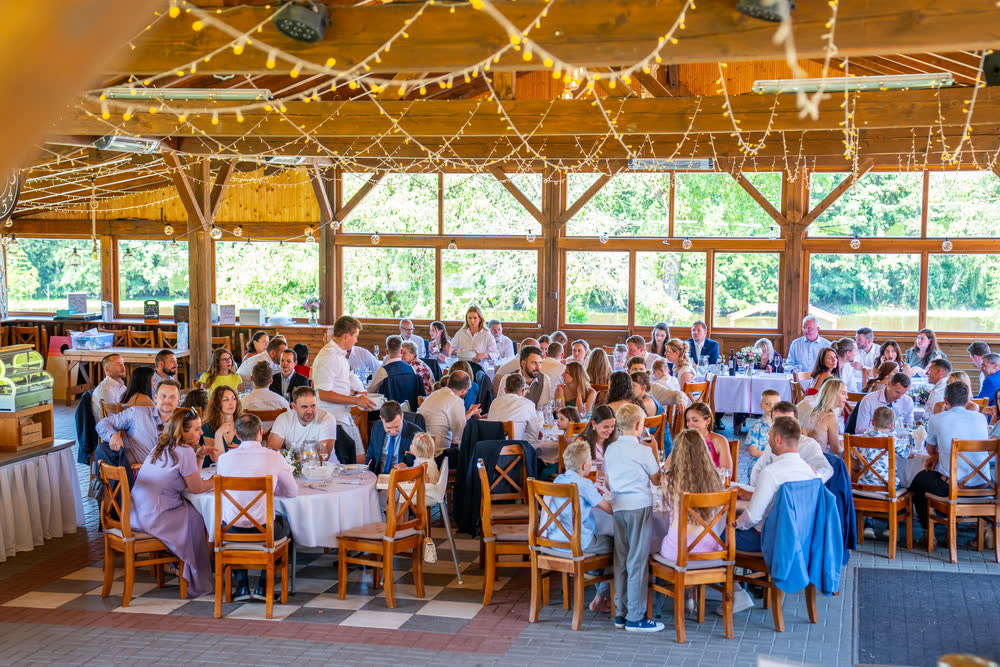 Plná hodovna Grillhousu