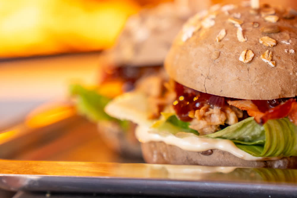 Burger vom Hochzeitsbuffet