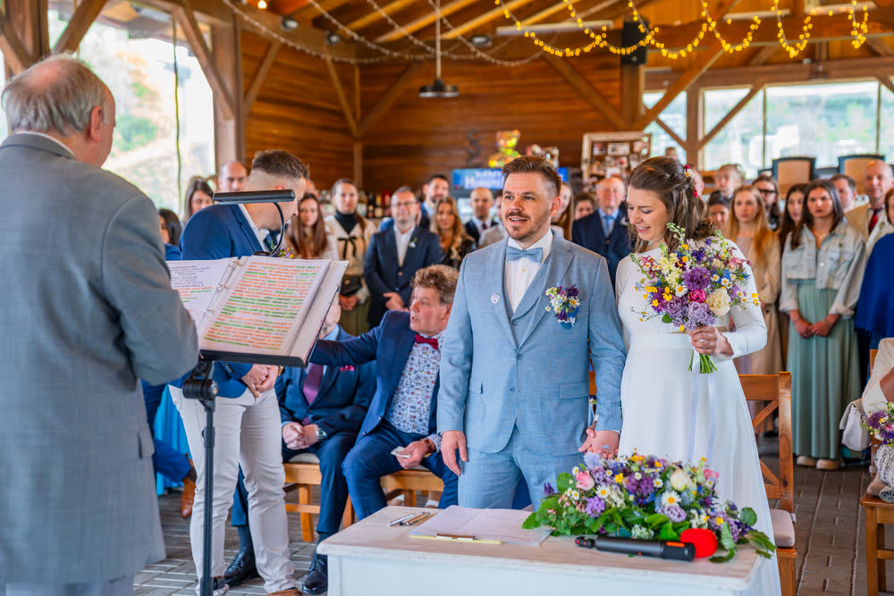 Trauung unter dem Dach des Grillhouse